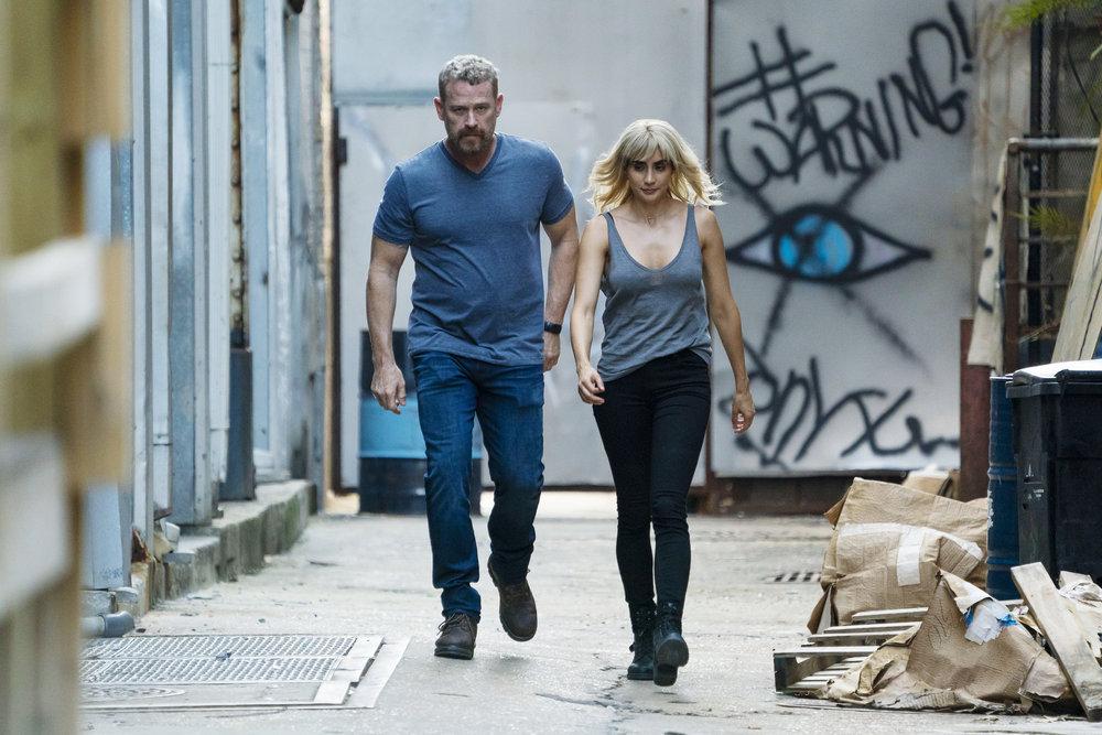 The Purge The Purge Bild Paola Núñez Max Martini 6 Von 22 Filmstartsde 7589