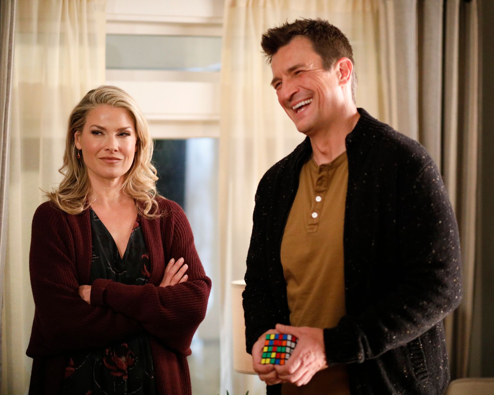 Bild zu Nathan Fillion The Rookie Bild Ali Larter, Nathan Fillion Foto 42 von 738
