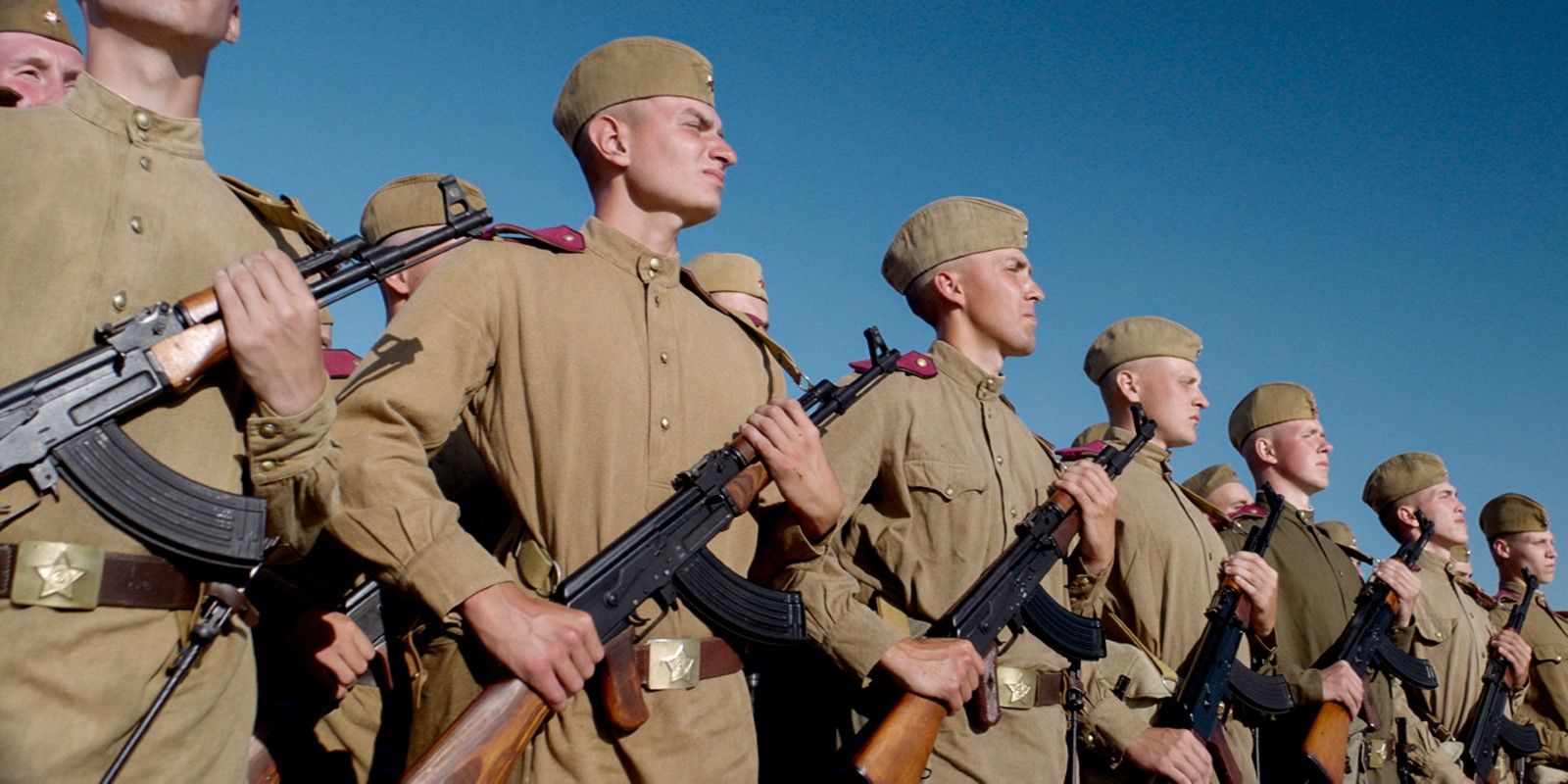 Bild von AK-47 - Kalaschnikow - Bild 2 auf 18 - FILMSTARTS.de