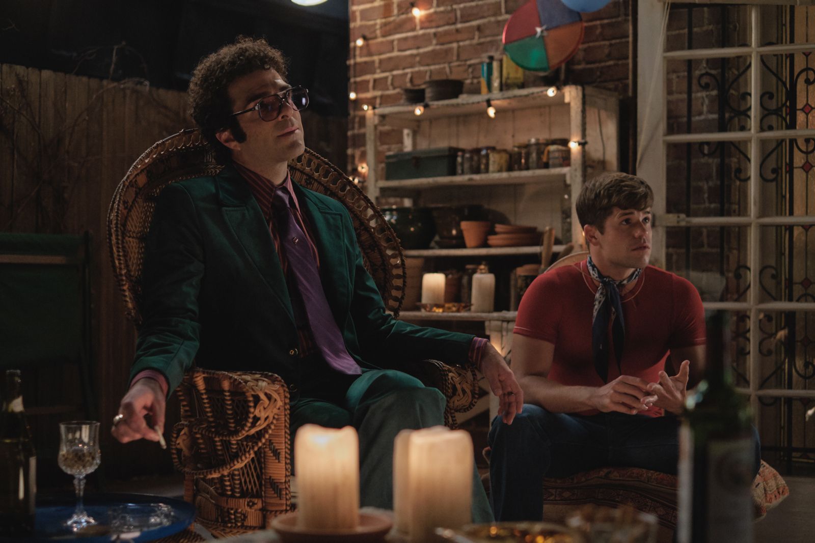 Bild zu Zachary Quinto The Boys In The Band Bild Charlie Carver