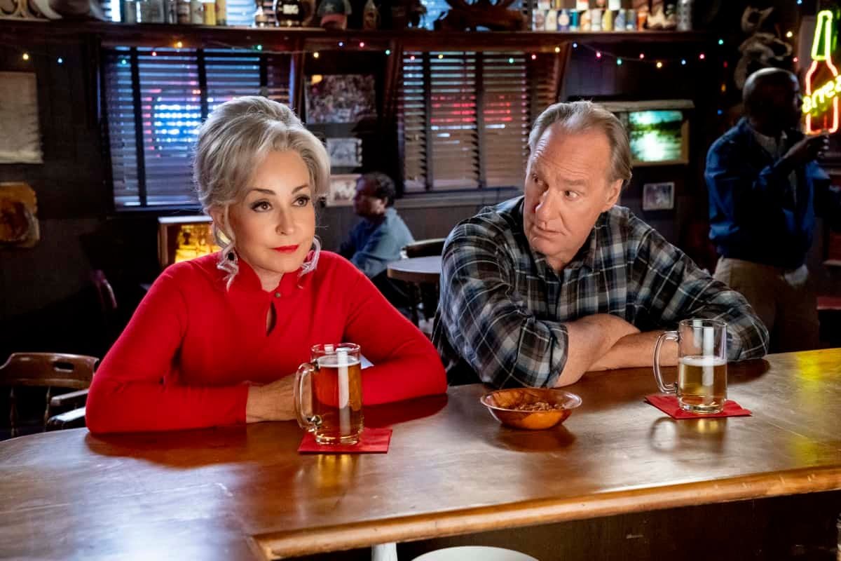 Young Sheldon: Young Sheldon : Bild Annie Potts, Craig T. Nelson - 44 ...