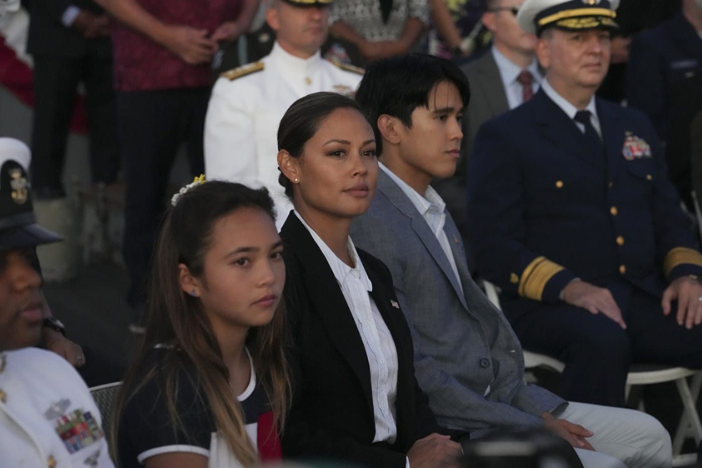 Navy CIS Hawaii Navy CIS Hawaii Bild Tori Anderson, Jason Antoon, Noah Mills, Yasmine Al