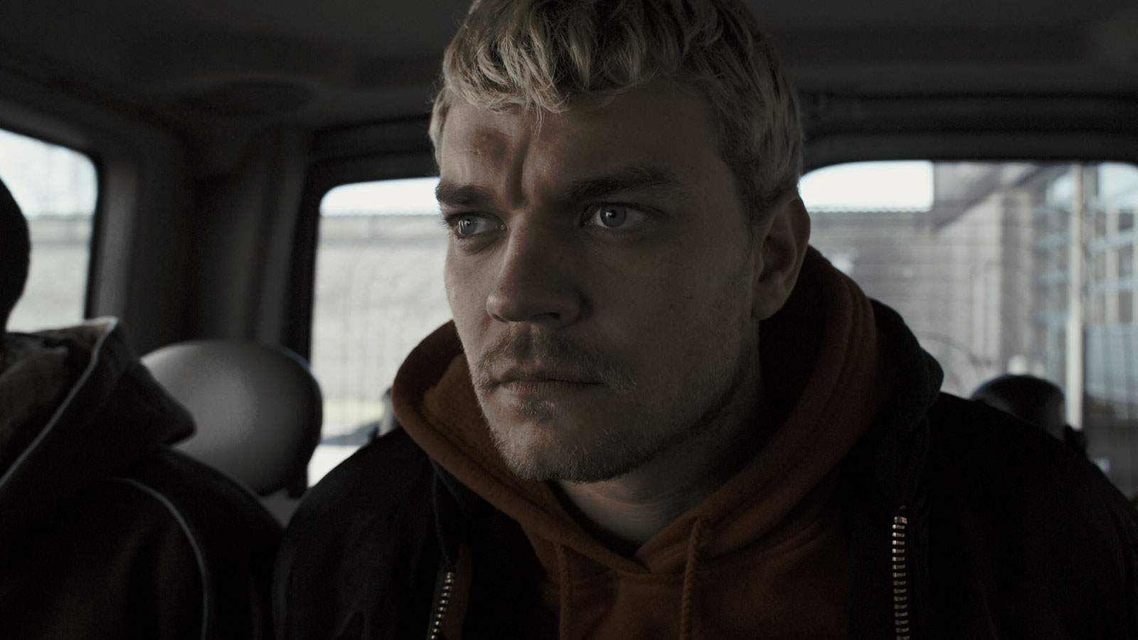 Заключенный р. R 2010 Pilou Asbaek. Заключенный r (2010). Заключенный r фильм. Кино 2010 РЕН.