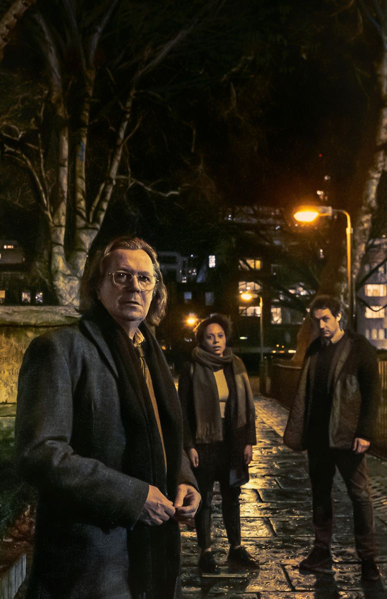 Slow Horses Ein Fall für Jackson Lamb Bild Dustin DemriBurns, Gary Oldman, Rosalind Eleazar