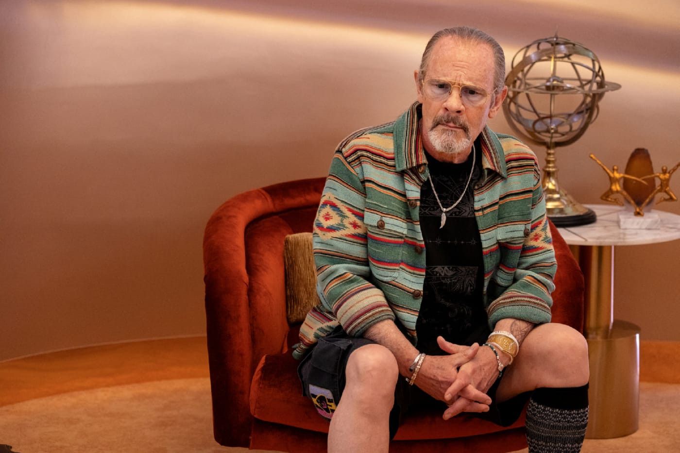 Avenue 5: Bild Ethan Phillips - 11 von 21 - FILMSTARTS.de