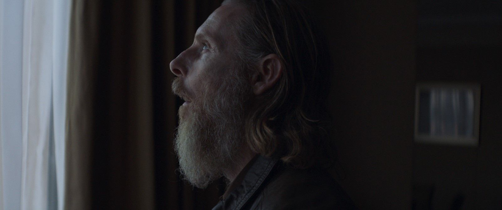 Foto zum Film The Stranger Bild 6 auf 14 FILMSTARTS.de