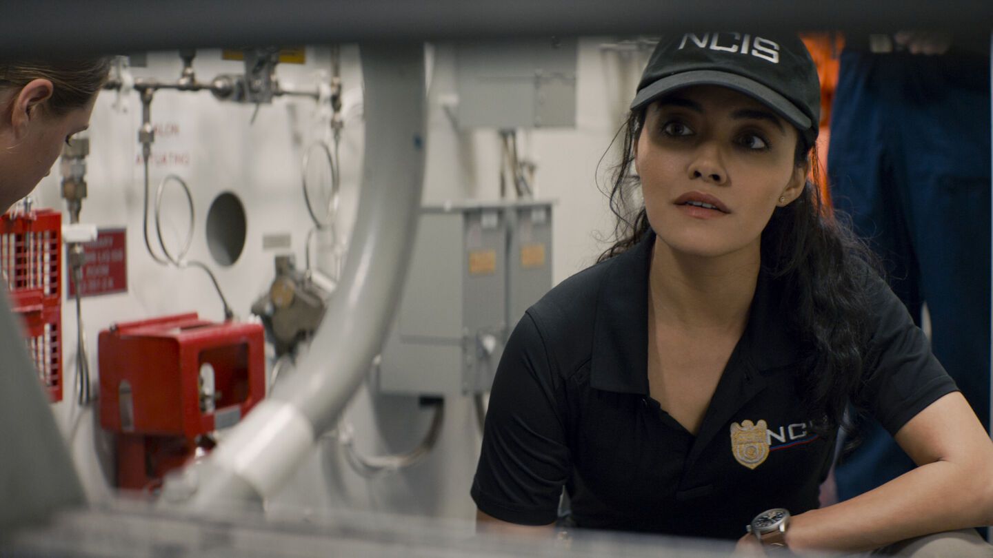 Navy CIS Hawaii Navy CIS Hawaii Bild Yasmine AlBustami 13 von 95 FILMSTARTS.de