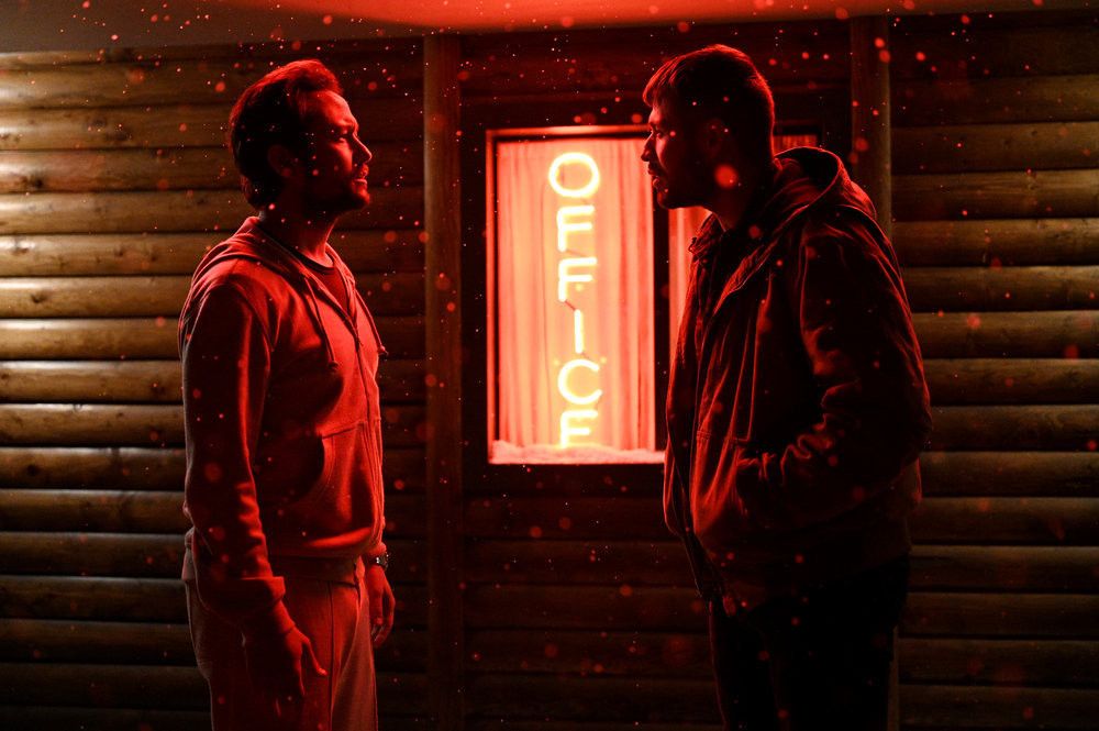 Poker Face: Bild David Castañeda, Joseph Gordon-Levitt - 3 von 7 - FILMSTARTS.de