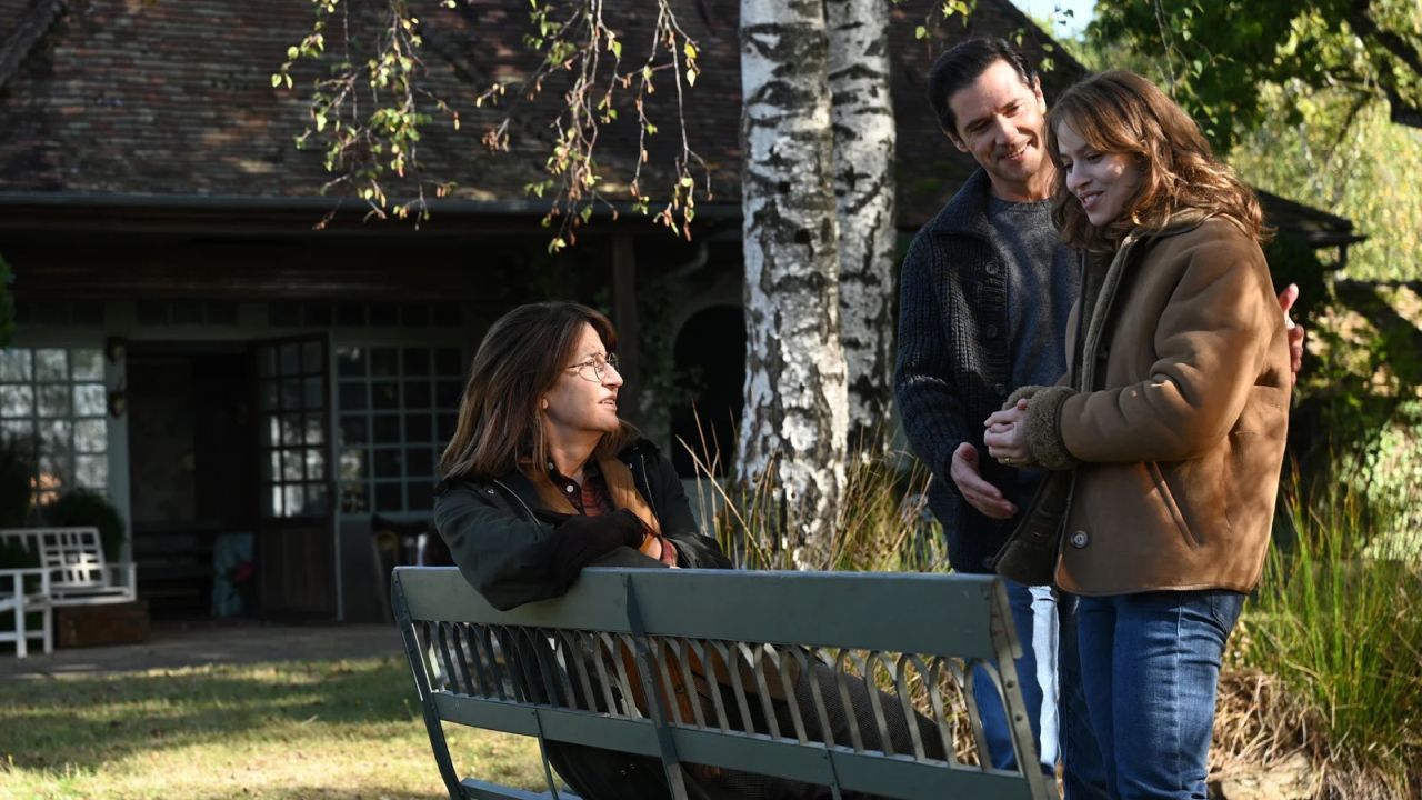 Fannys Mutter (Valérie Lemercier) wird leicht paranoid, wenn sie ihre Tabletten nicht nimmt – aber das ist für eine Hobby-Detektivin ja vielleicht gar nicht mal eine so schlechte Eigenschaft.