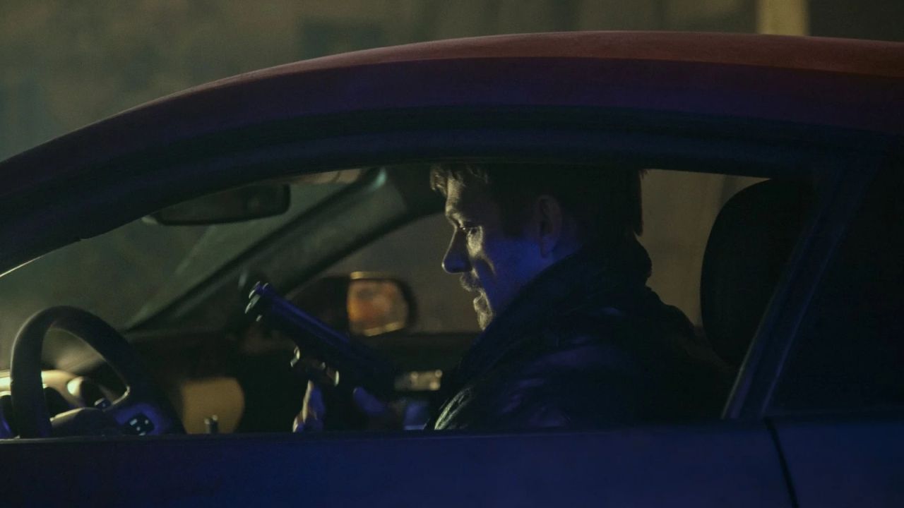 Joel Kinnaman transportiert seinen Rachedurst nur mit den Augen – und das ziemlich überzeugend! Man fragt sich nur, warum auch die anderen Figuren alle nicht sprechen?