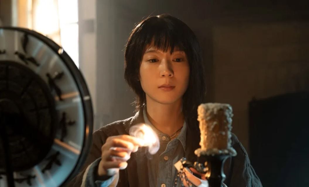 Never After Dark : Bild Moeka Hoshi