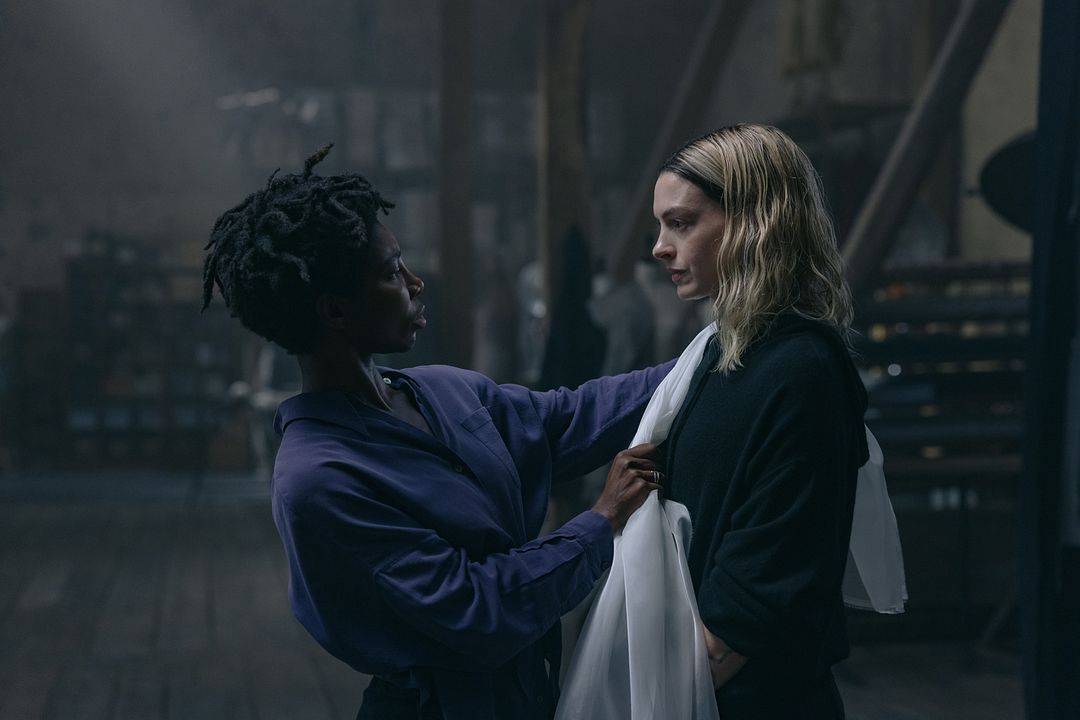 Mother Mary : Bild Anne Hathaway, Michaela Coel