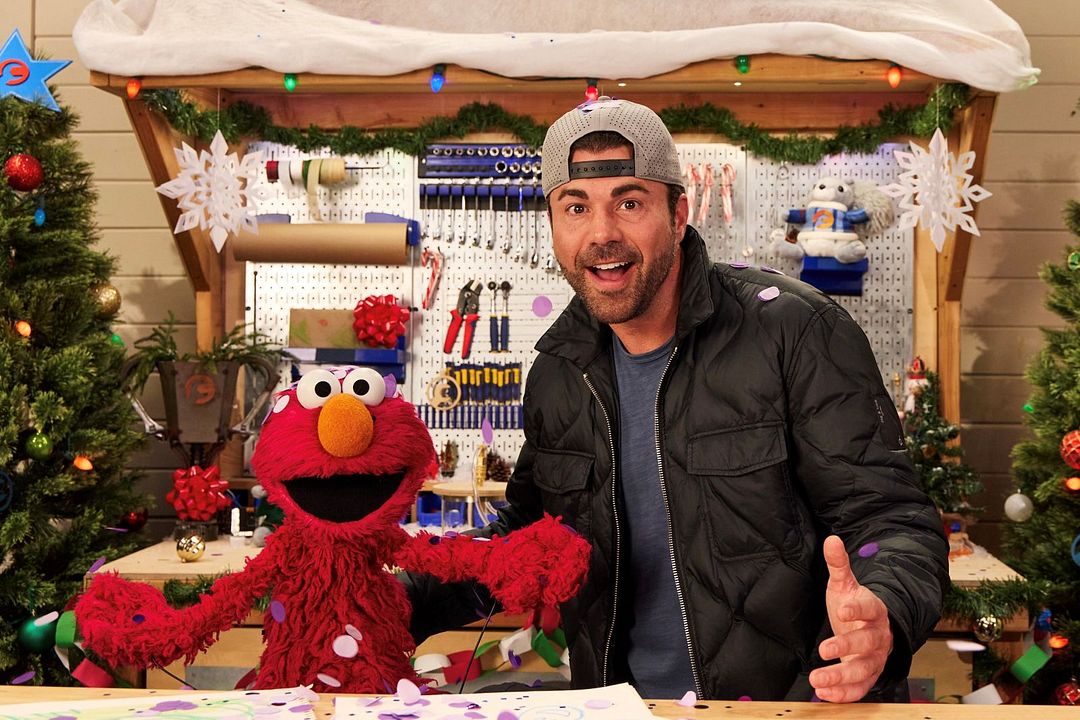 Frohe Schenknacht mit Elmo und Mark Rober : Bild Mark Rober
