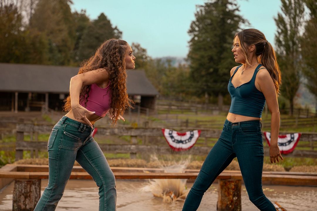 The Wrong Paris : Bild Madison Pettis, Miranda Cosgrove