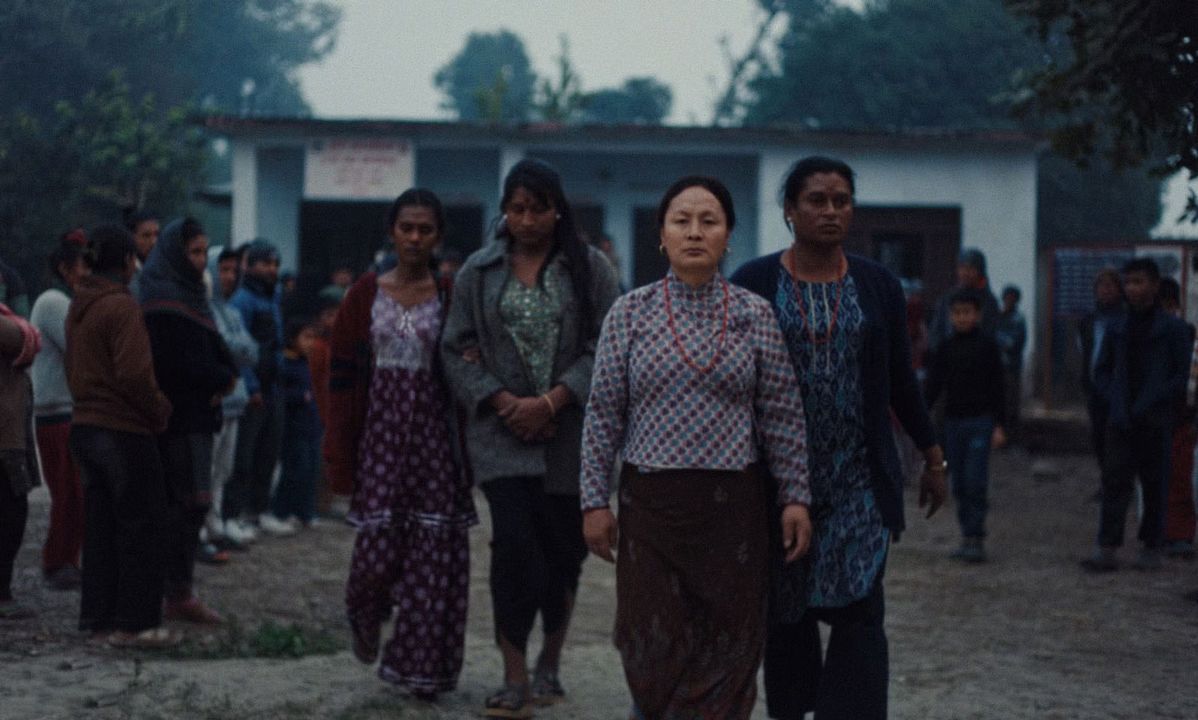 Elephants in the Fog : Bild Deepika Yadav, Pushpa Thing Lama, Jasmin Bishwokarma