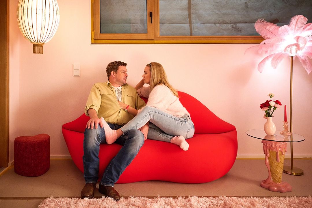 Steckerlfischfiasko : Bild Sebastian Bezzel, Lisa Maria Potthoff