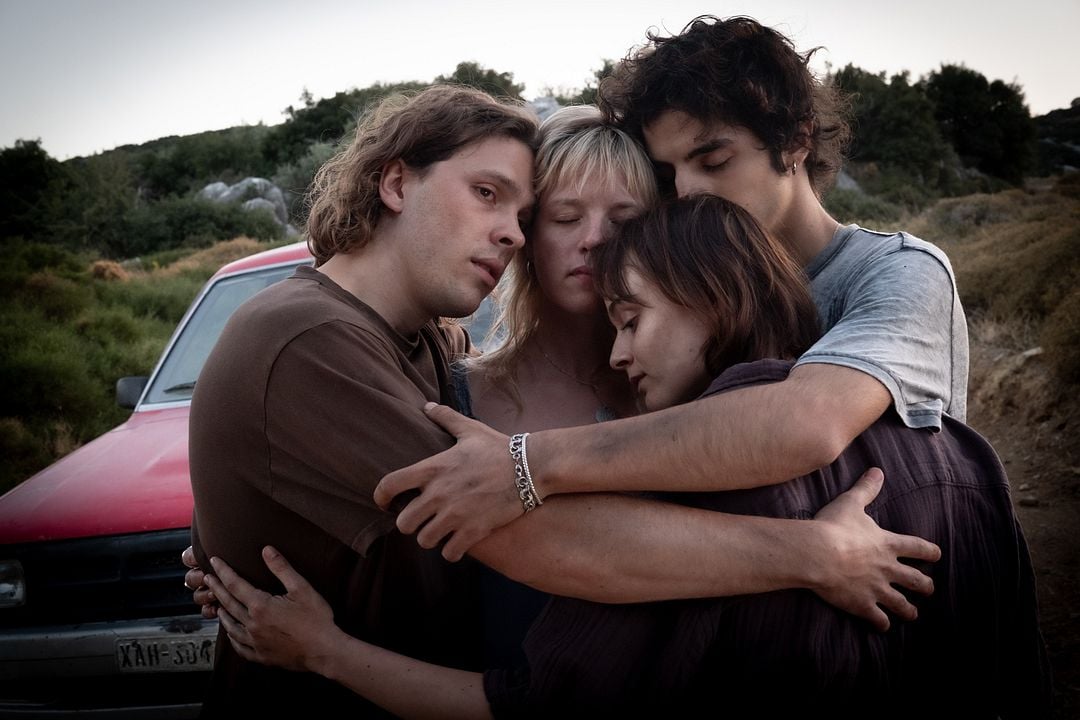 Kinder der Sonne : Bild Jella Haase, Lena Urzendowsky, Andronikos Korakas, Joshua Hupfauer