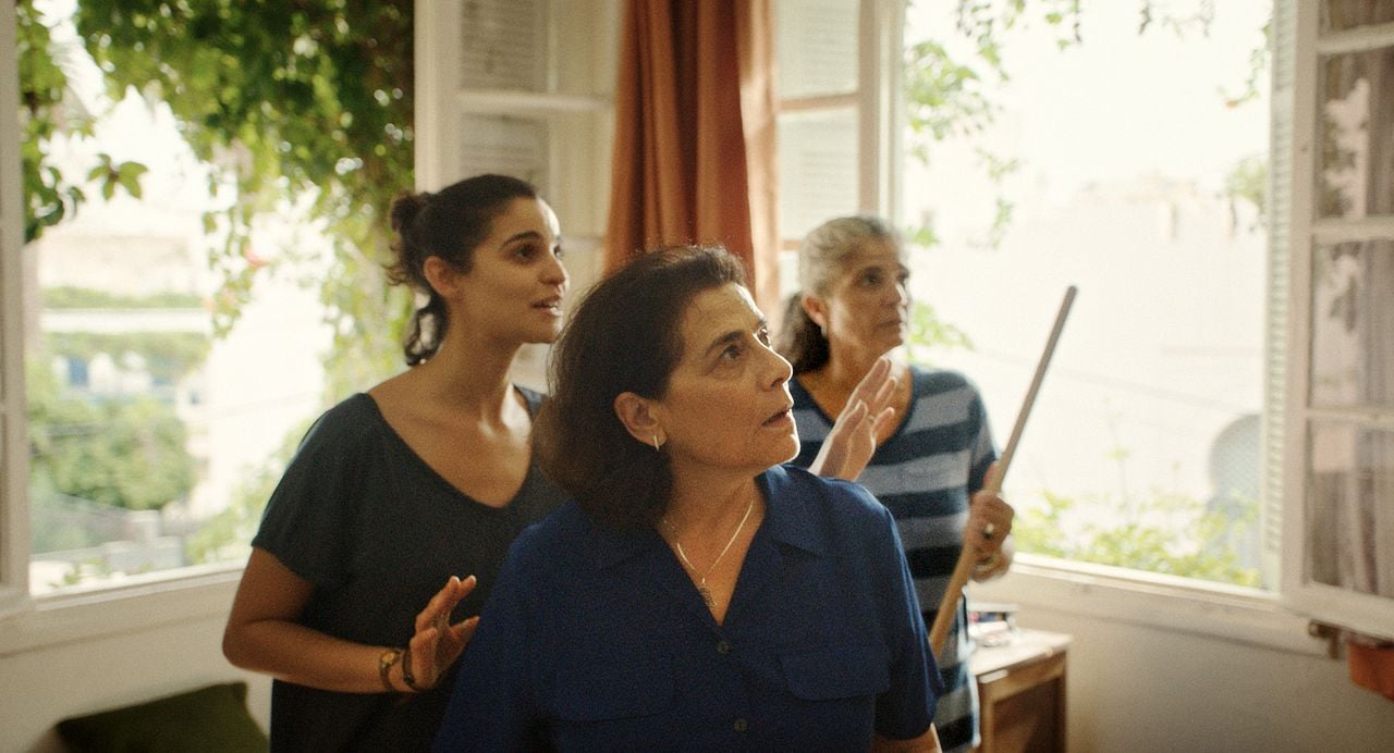 Mit leiser Stimme : Bild Feriel Chammari, Eya Bouteraa, Hiam Abbass