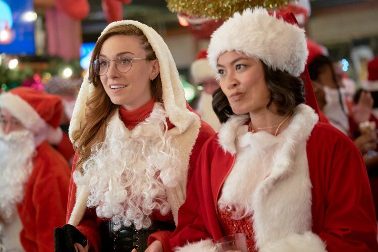 Der Weihnachtsgipfel : Bild Stephanie Sy, Amy Groening