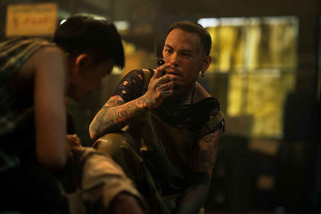 Everybody Loves Me When I'm Dead : Bild