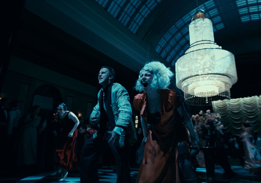 The Bride! - Es lebe die Braut : Bild Jessie Buckley, Christian Bale