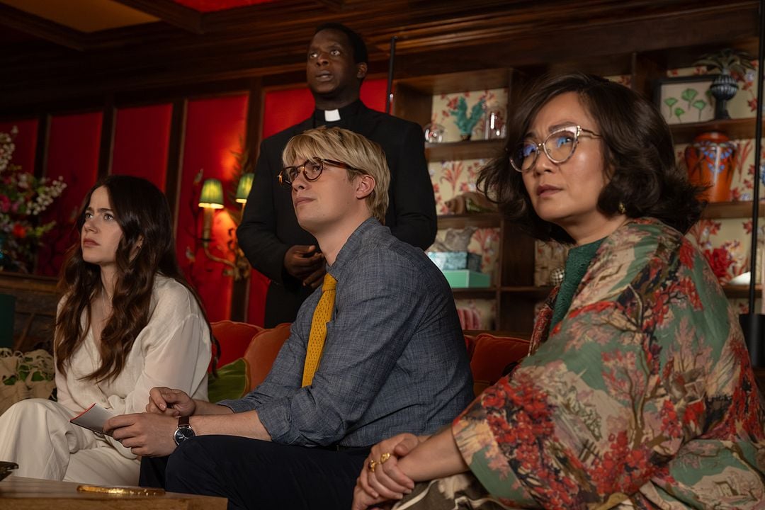 Glennkill: Ein Schafskrimi : Bild Molly Gordon, Hong Chau, Nicholas Galitzine, Kobna Holdbrook-Smith