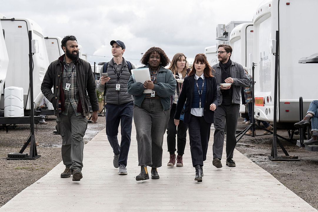 Bild Jessica Hynes, Aya Cash, Himesh Patel, Isaac Powell, Daniel Brühl, Lolly Adefope