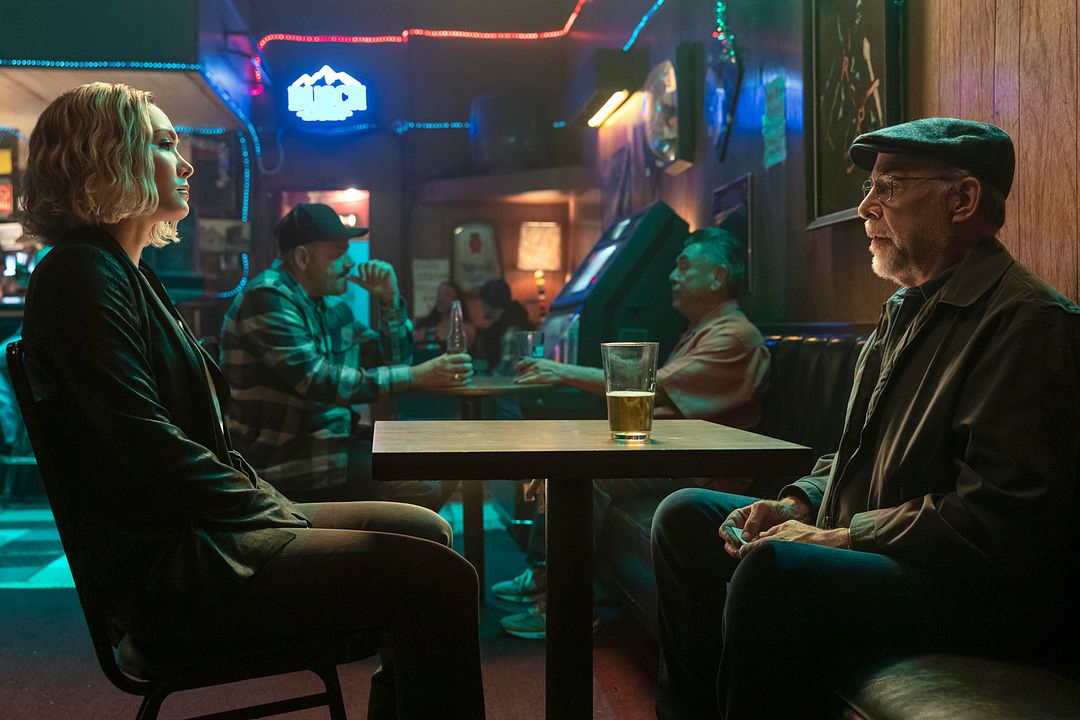 The Accountant 2 : Bild Daniella Pineda, J.K. Simmons