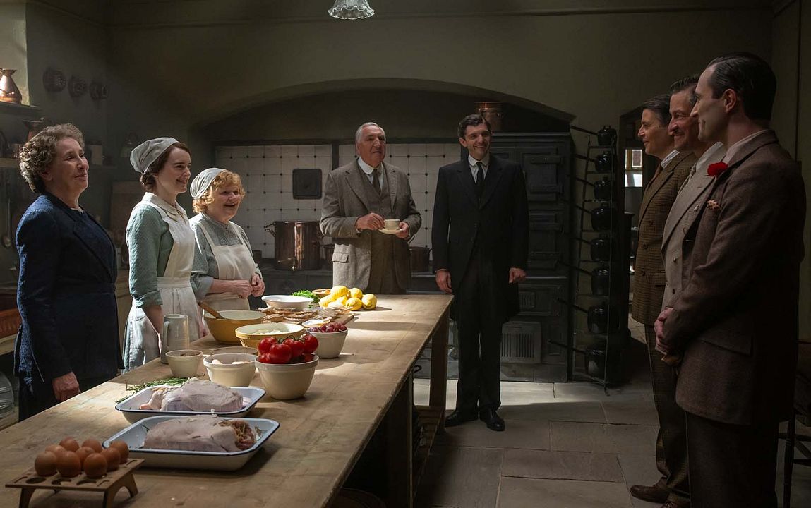 Downton Abbey: Das große Finale : Bild Jim Carter, Rob James-Collier, Sophie McShera, Phyllis Logan, Dominic West, Michael Fox, Lesley Nicol, Arty Froushan