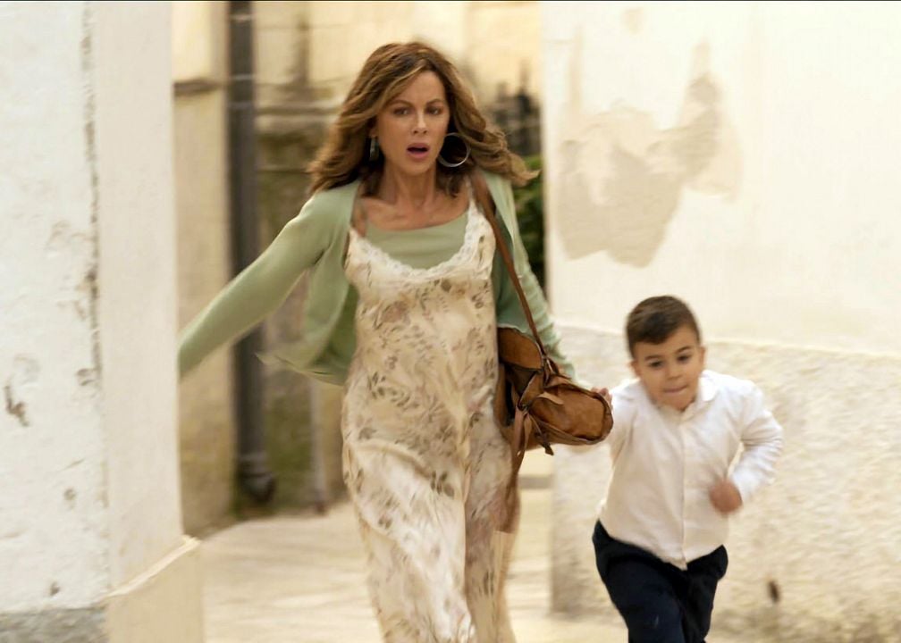 Foto zum Film Stolen Girl - Bild 4 auf 10 - FILMSTARTS.de