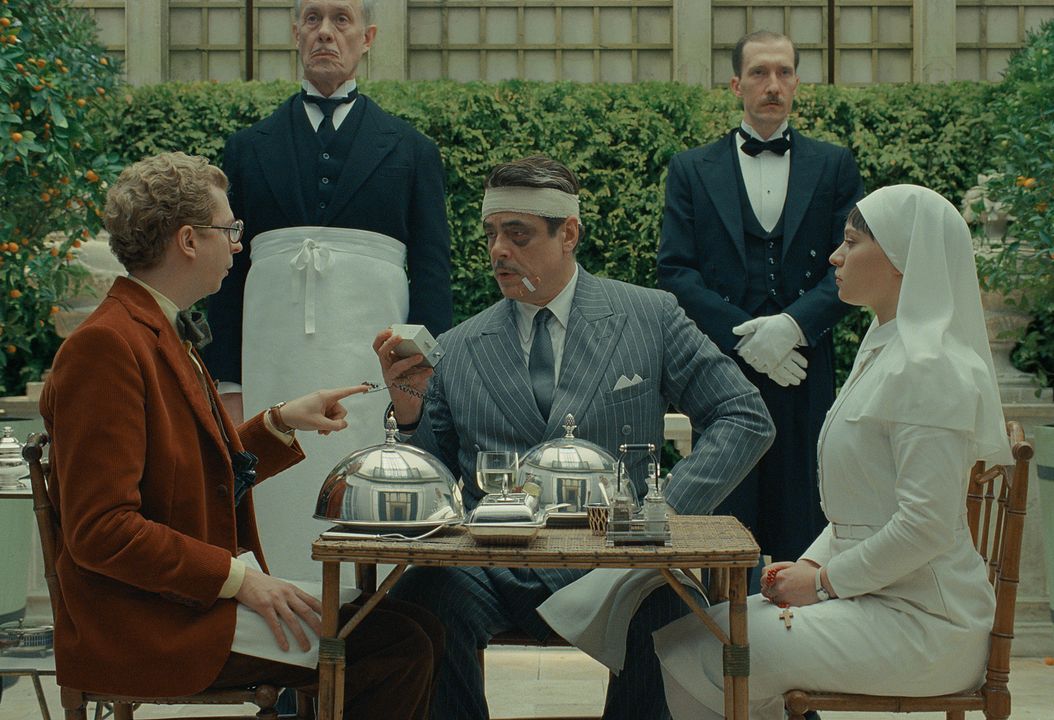 Der Phönizische Meisterstreich  : Bild Michael Cera, Benicio Del Toro, Mia Threapleton