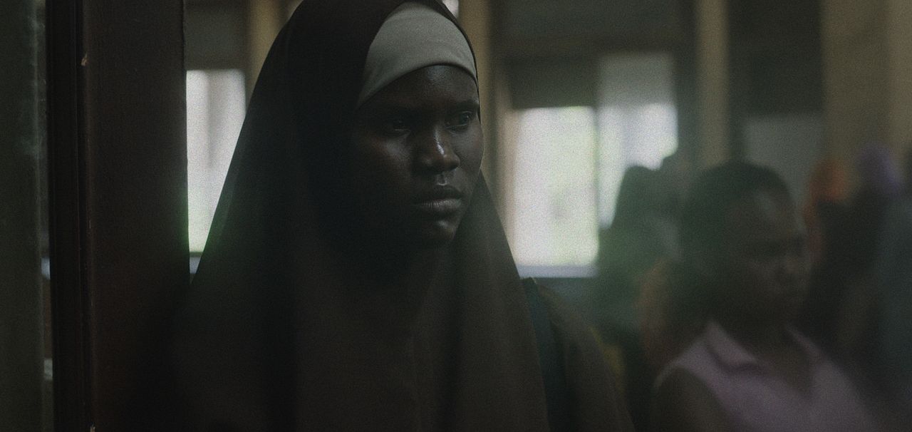 Aisha Can't Fly Away : Bild