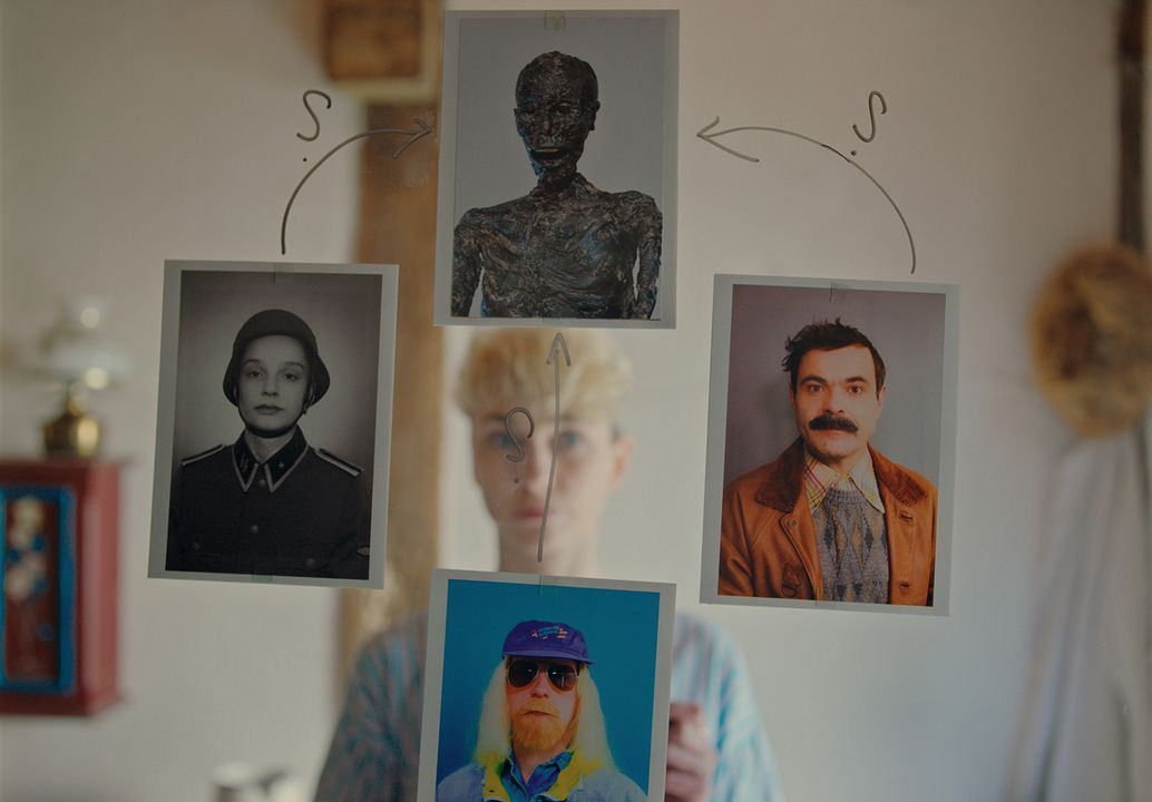 Rote Sterne überm Feld : Bild