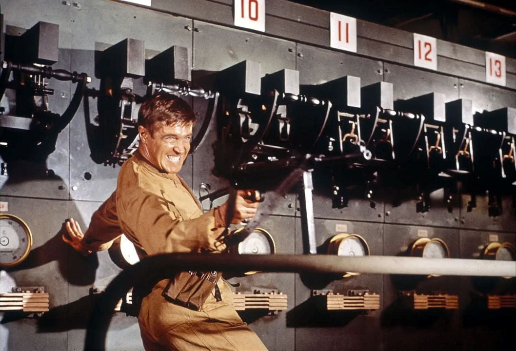 Geheimaktion Crossbow : Bild George Peppard