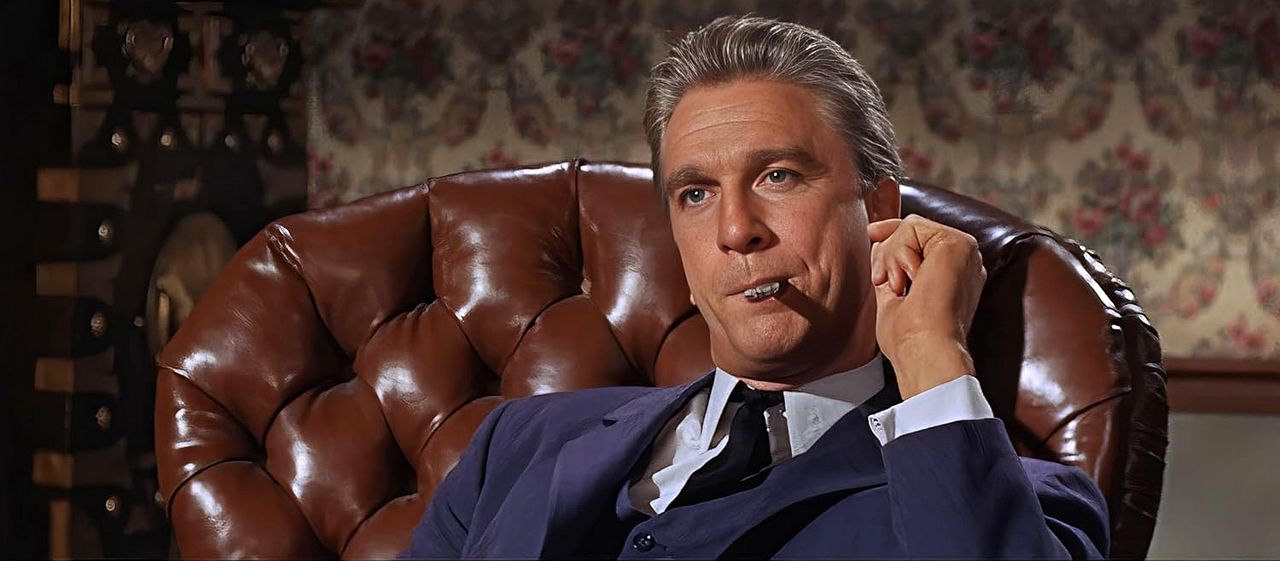 Der Sheriff schießt zurück : Bild Leslie Nielsen