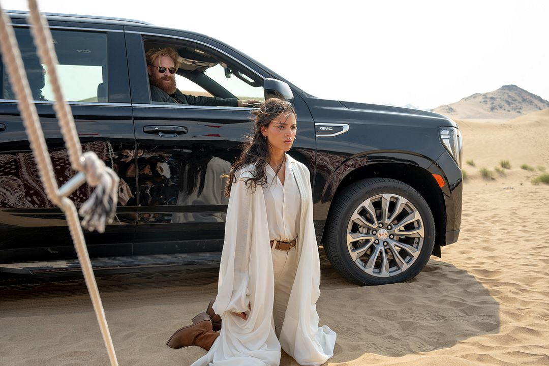 In The Grey : Bild Eiza Gonzalez