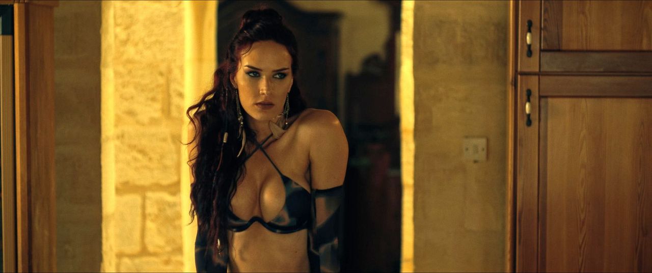 Compulsion : Bild Charlotte Kirk