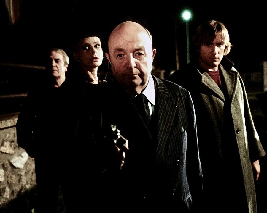 Den Mörder trifft man am Buffet : Bild