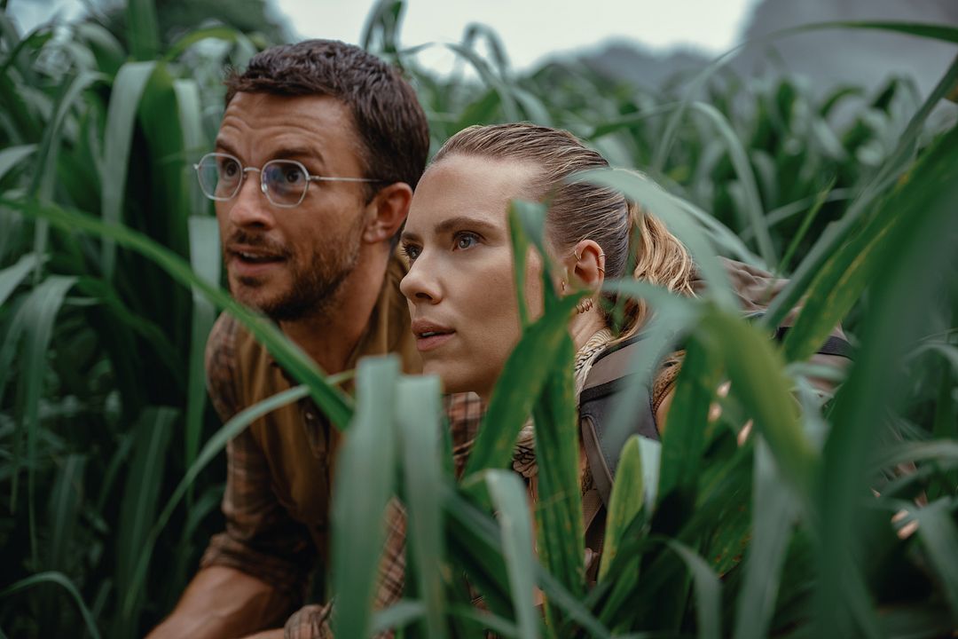 Jurassic World: Die Wiedergeburt : Bild Scarlett Johansson, Jonathan Bailey