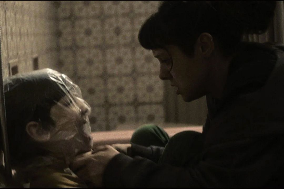 The Whisper : Bild Ana Clara Guanco, Marcelo Michinaux