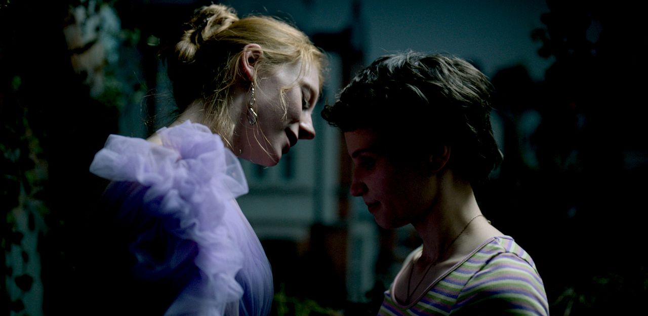 Small Town Girl : Bild Dana Herfurth, Luna Jordan