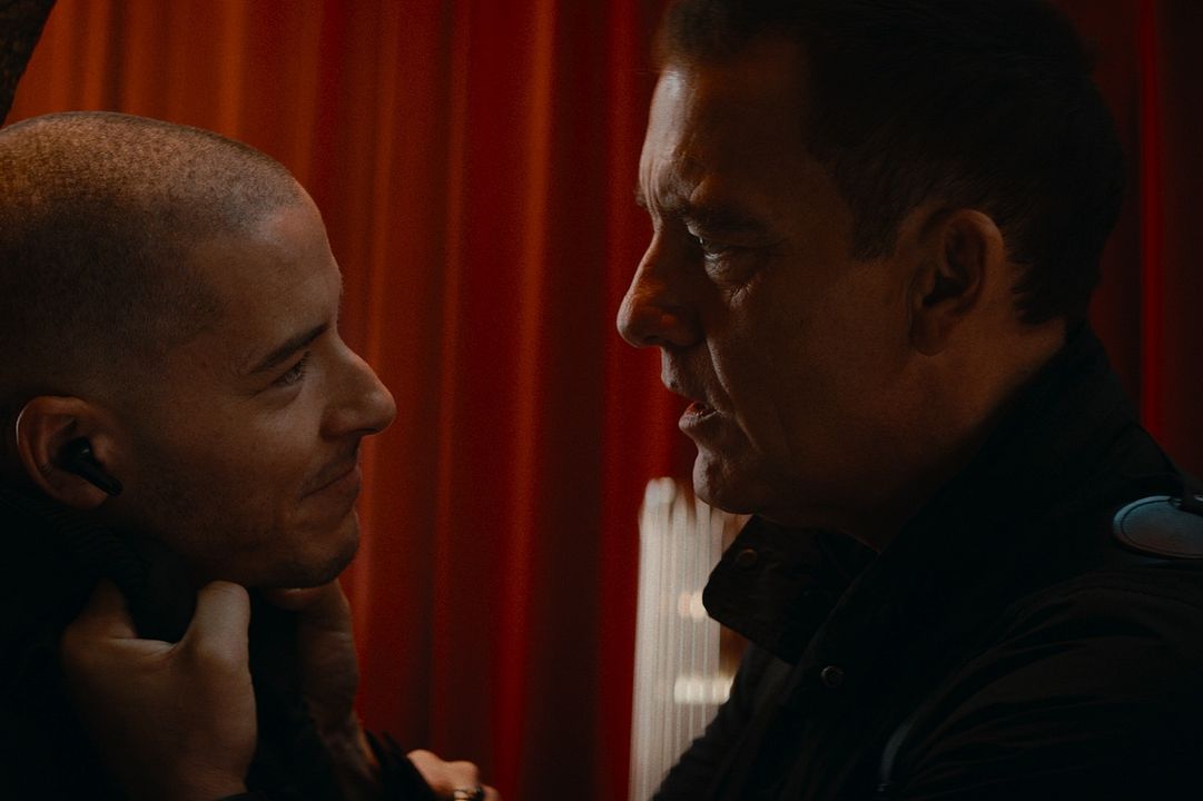 Cleaner : Bild Clive Owen, Taz Skylar