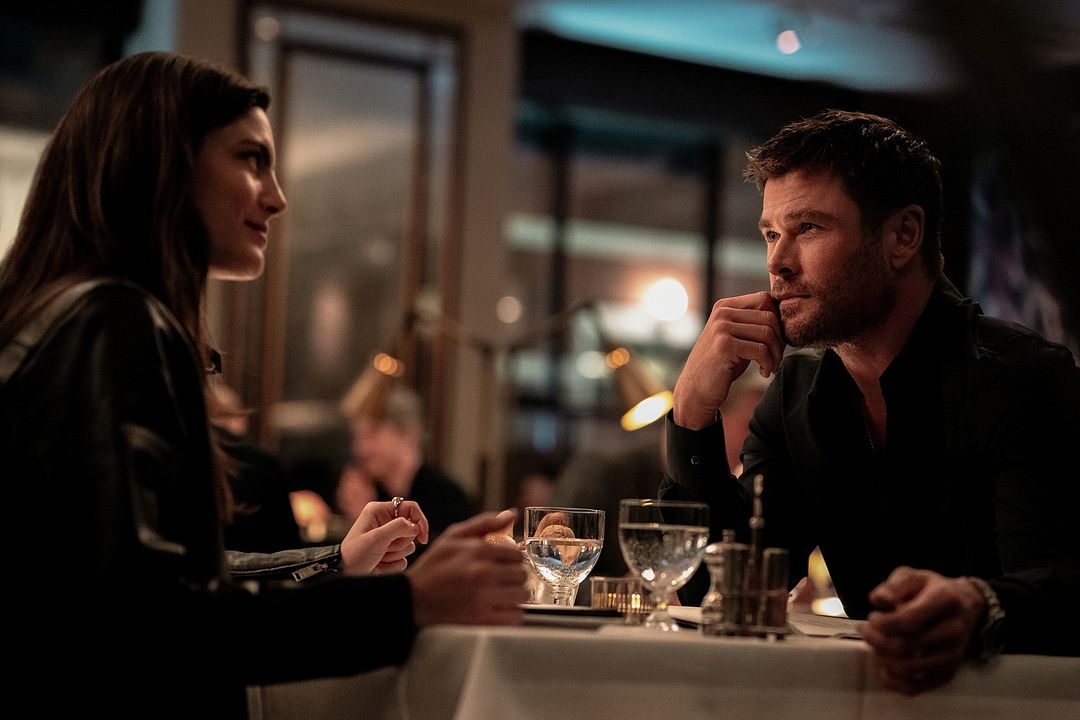 Crime 101 : Bild Chris Hemsworth, Monica Barbaro