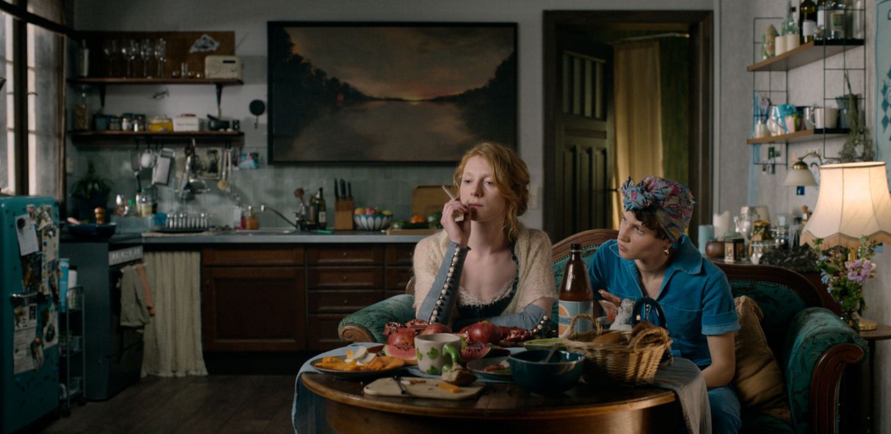 Small Town Girl : Bild Dana Herfurth, Luna Jordan