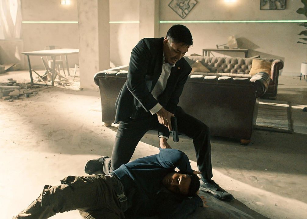 Safe House - Verrat ist die ultimative Waffe : Bild Lucien Laviscount, Lewis Tan