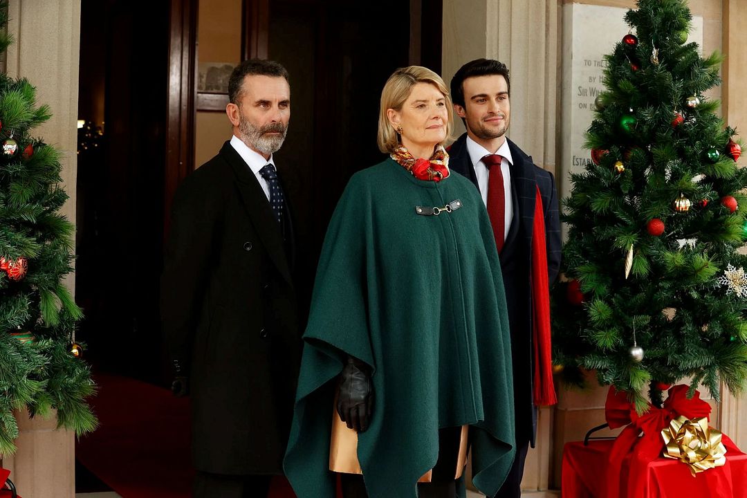 Ein Prinz zu Weihnachten - Verliebt im Winterwunderland : Bild Kym Jackson, Mitchell Bourke