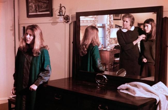 Ausgeliefert : Bild Rosemary Murphy, Sian Barbara Allen