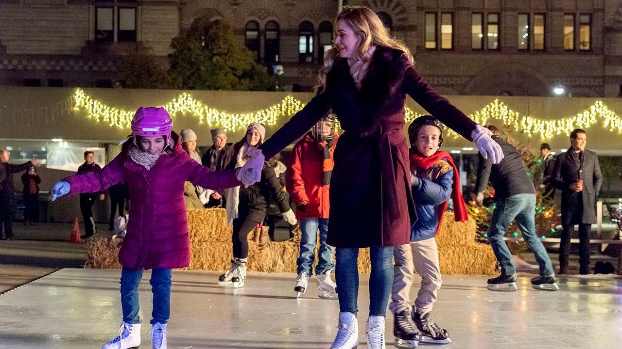 Ein Nachbar zu Weihnachten : Bild Fiona Gubelmann, Liam Macdonald, Jenna Weir