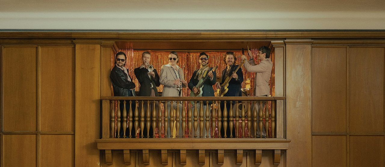 Zweigstelle : Bild Roy Bianco