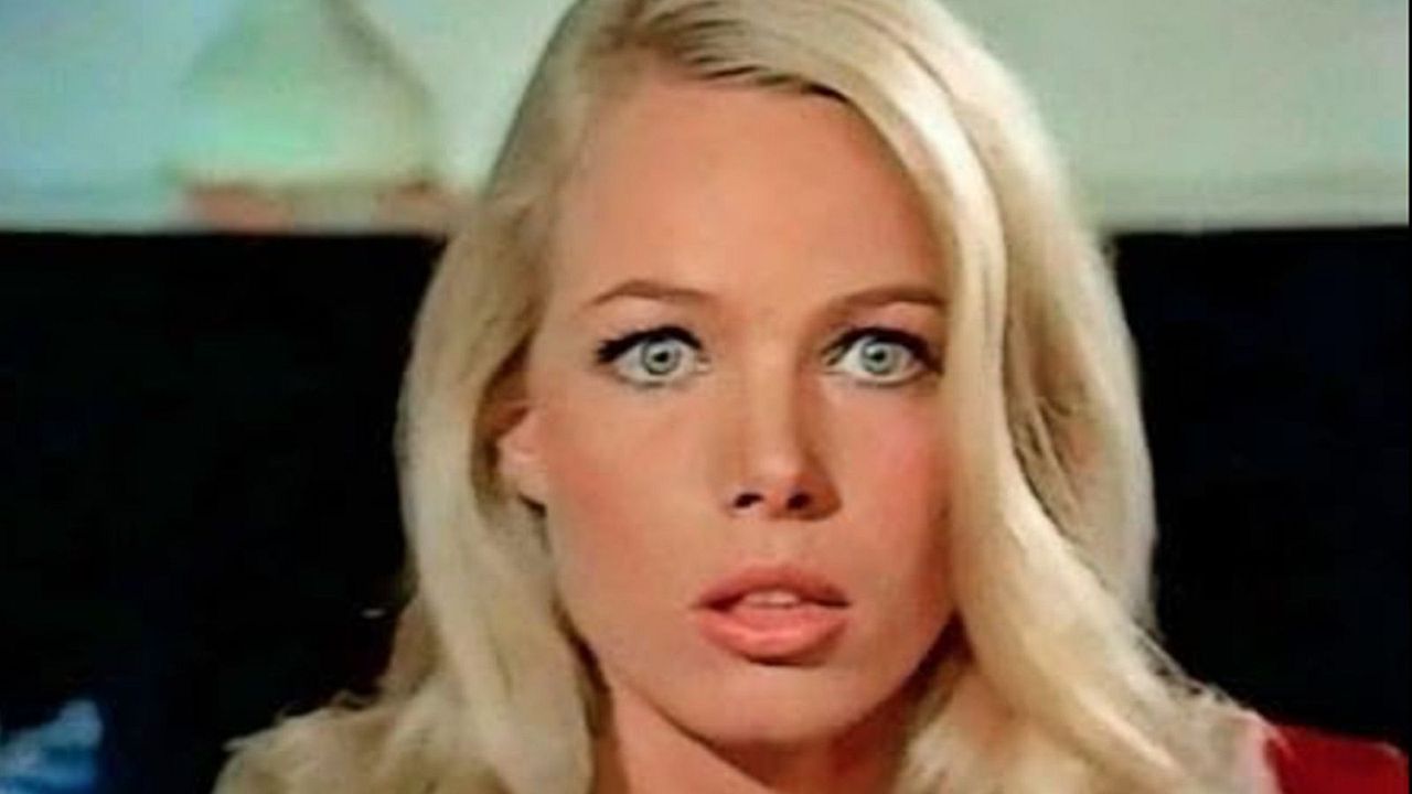 Die liebestollen Baronessen : Bild Solvi Stübing